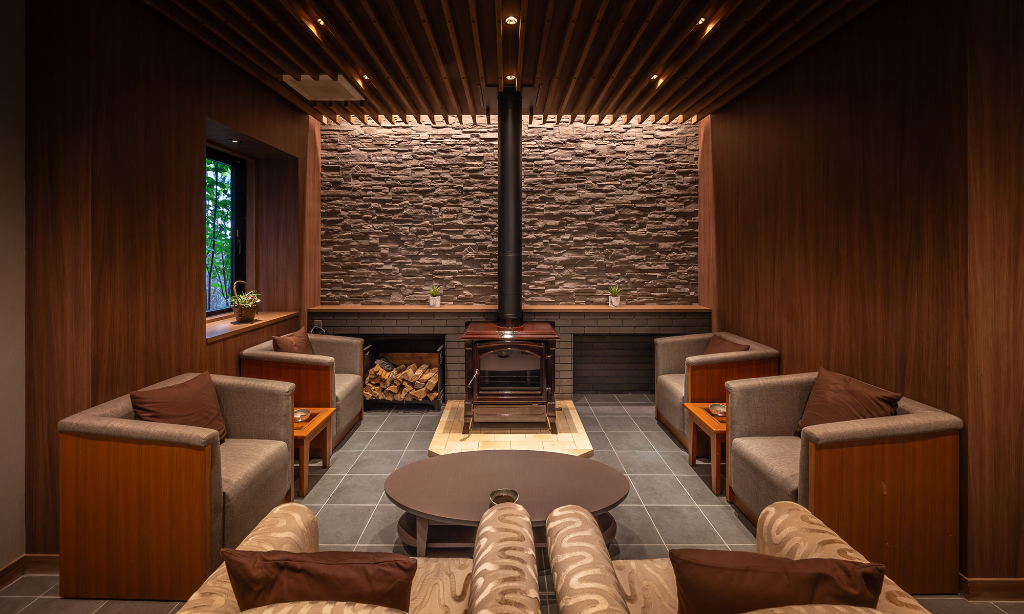 井上輝美建築事務所＋都市開発研究所